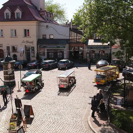 Nocleg ze śniadaniem Momotown Privates 2*