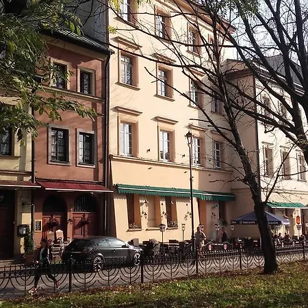 Nocleg ze śniadaniem Momotown Privates 2*